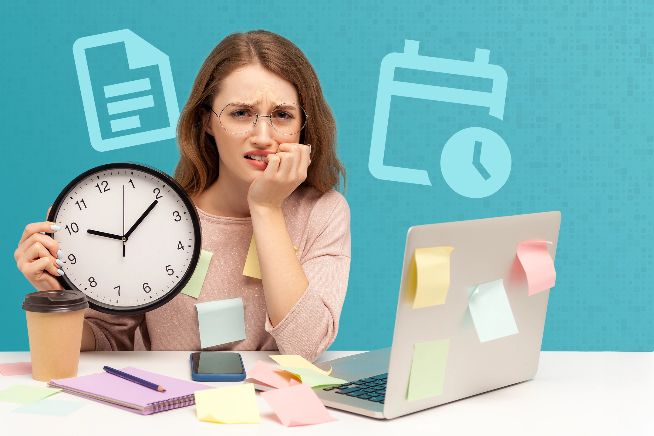 Frau mit besorgtem Gesichtsausdruck hält eine große Uhr, umgeben von Haftnotizen, Laptop und Kalender-Symbolen