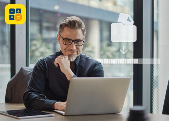 Mann am Laptop beim Import von Daten in WISO MeinBüro Rechnungen