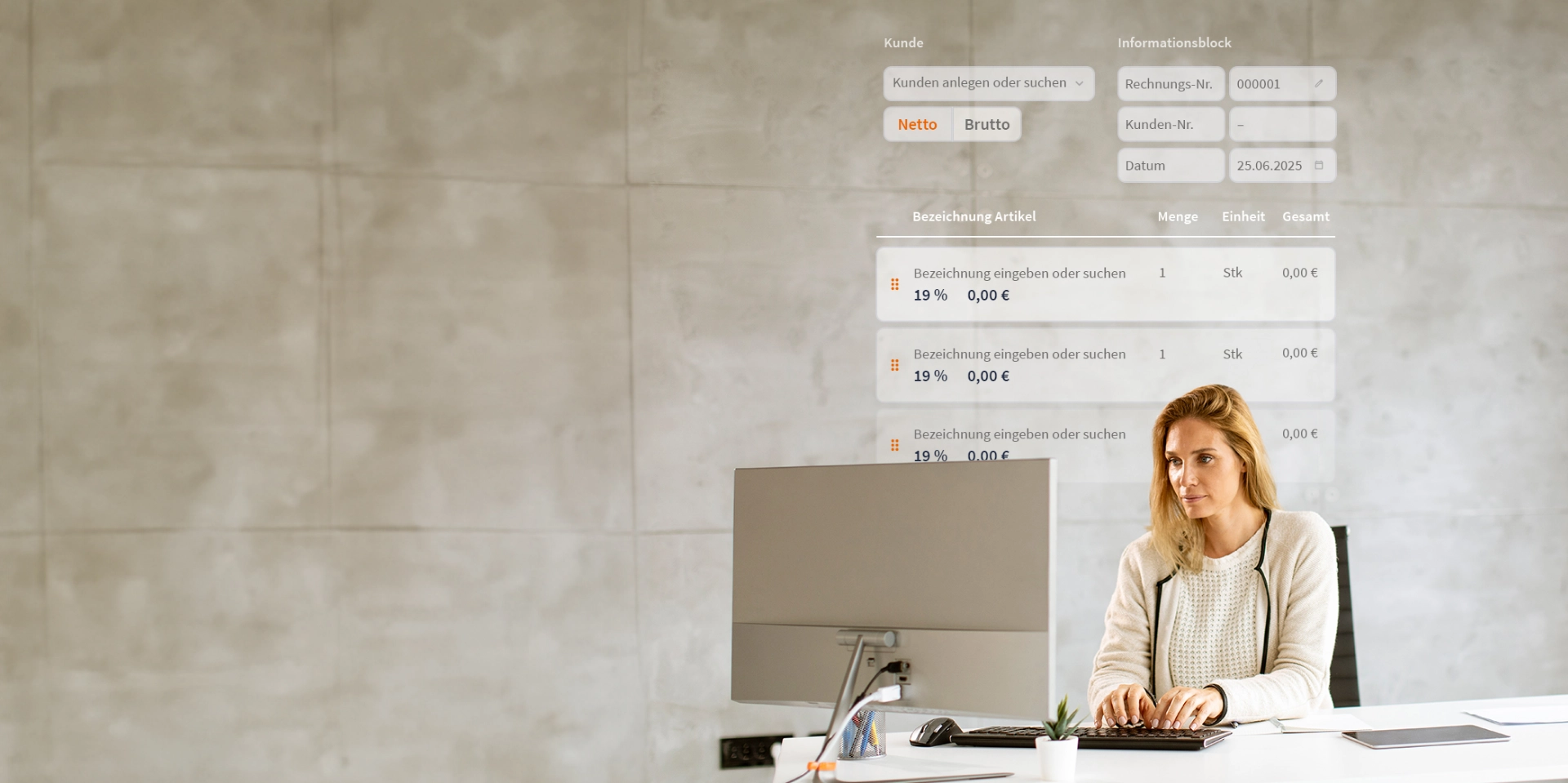 Frau am Computer beim Schreiben einer digitalen Rechnung mit WISO MeinBüro Rechnungen