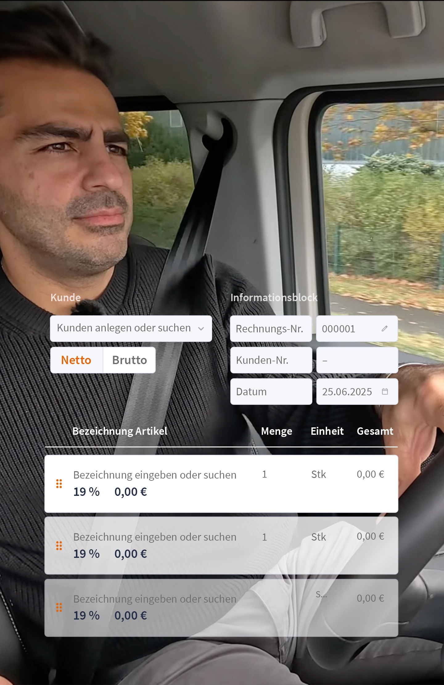 Hamid Tailormade vor einem digitalen Rechnungseditor – steht für das Erstellen von Rechnungen in WISO MeinBüro