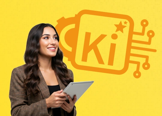 Frau mit braunem Blazer hält ein Tablet, im gelben Hintergrund ein orangefarbenes Symbol für künstliche Intelligenz